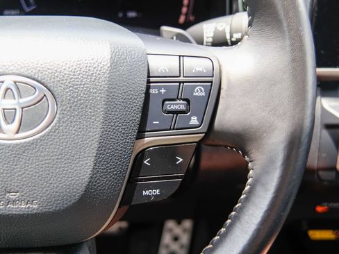 Used 2025 Toyota Camry SE FWD image 15