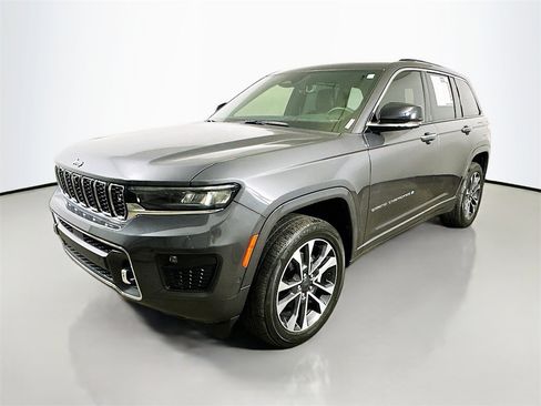 Used 2022 Jeep Grand Cherokee Overland w/ Adv Protech Group III image 3