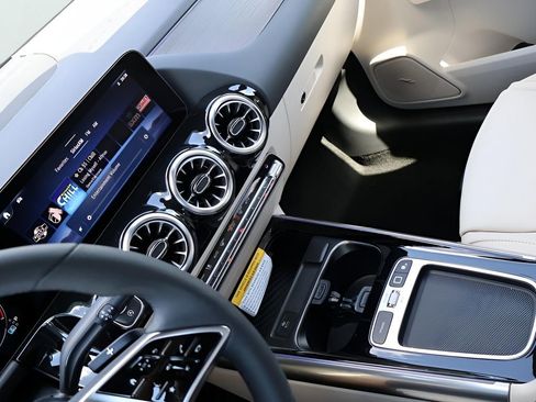 New 2026 Mercedes-Benz GLA 250 4MATIC image 21