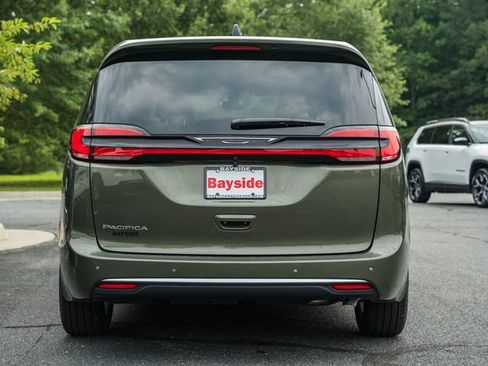 New 2027 Chrysler Pacifica Select FWD image 7