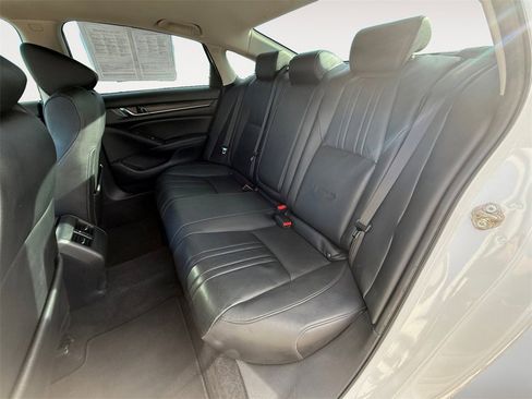 Used 2019 Honda Accord Touring image 13