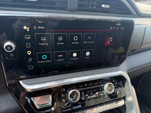 Used 2024 GMC Sierra 1500 Denali AWD/4WD image 27