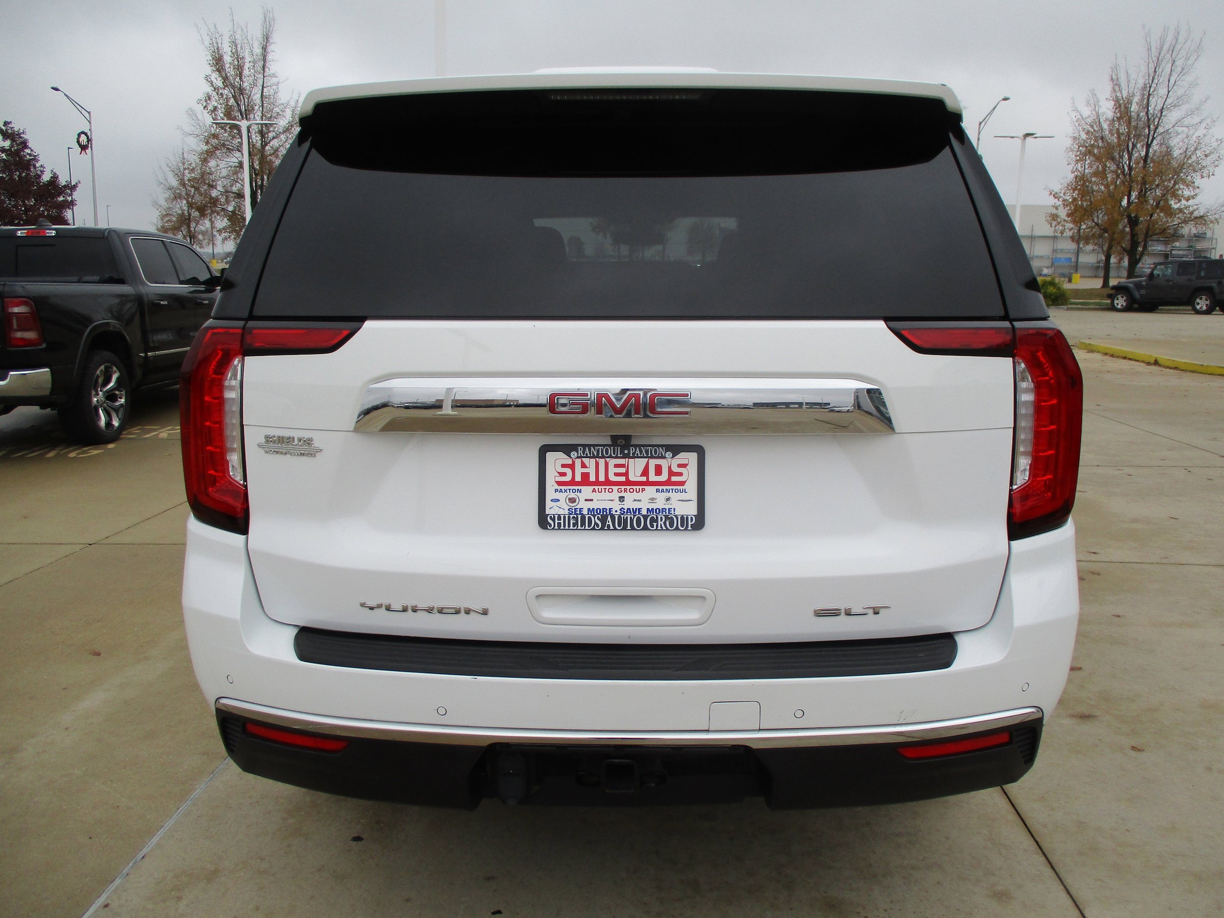 Used 2021 GMC Yukon SLT RWD image 4