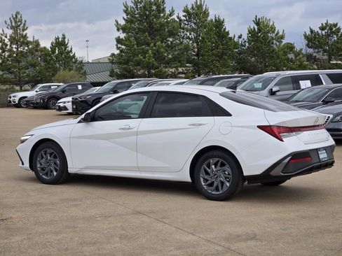 New 2026 Hyundai Elantra Blue image 3