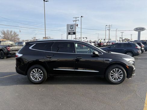 Used 2024 Buick Enclave Premium image 29