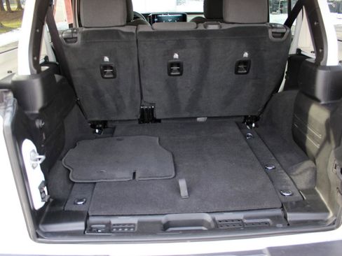 Used 2025 Jeep Wrangler Sahara AWD/4WD image 18