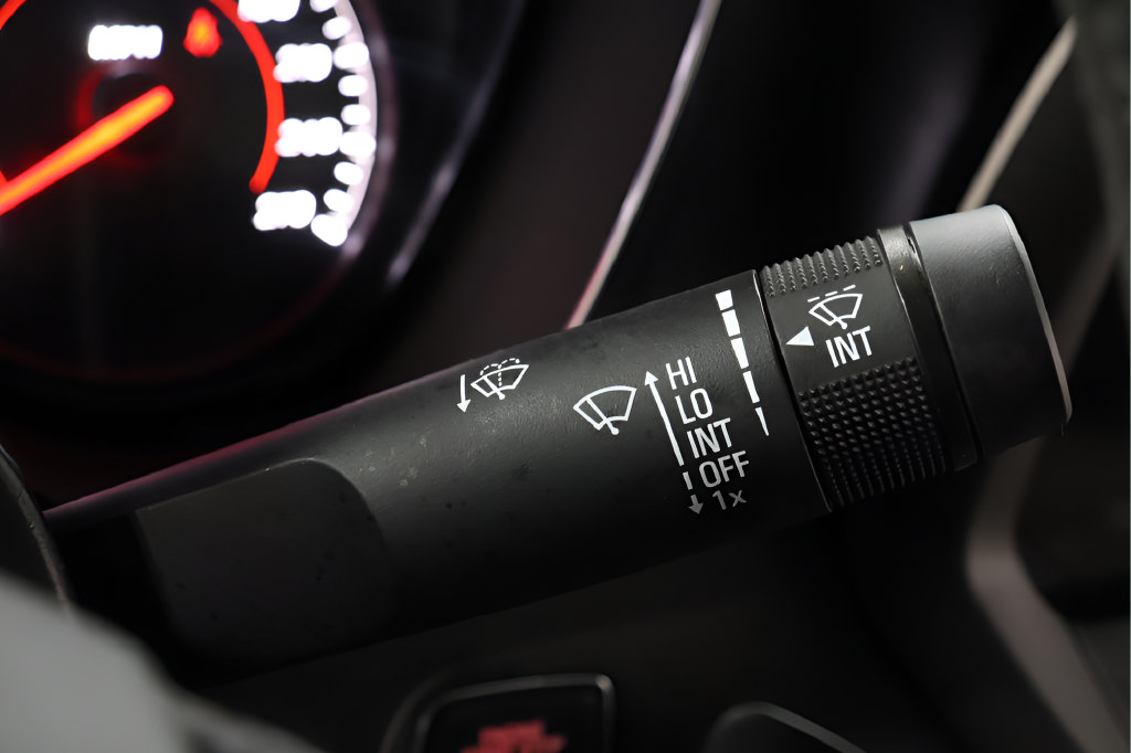 Used 2021 Chevrolet Camaro SS RWD image 17
