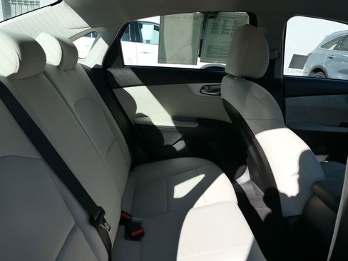 Used 2023 Kia Forte LXS w/ LXS Technology Package image 22