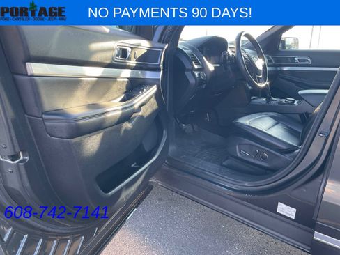 Used 2017 Ford Explorer XLT w/ Equipment Group 202A AWD/4WD image 14
