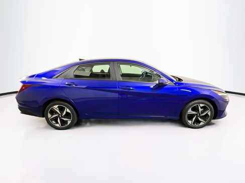 Used 2023 Hyundai Elantra SEL w/ Convenience Package FWD image 4
