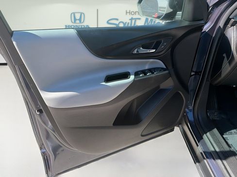 Used 2019 Chevrolet Equinox LS image 19