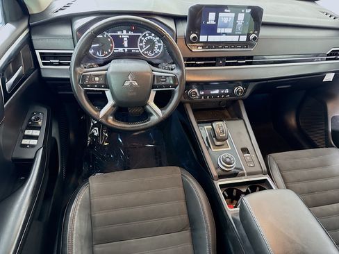 Used 2022 Mitsubishi Outlander SE FWD image 17