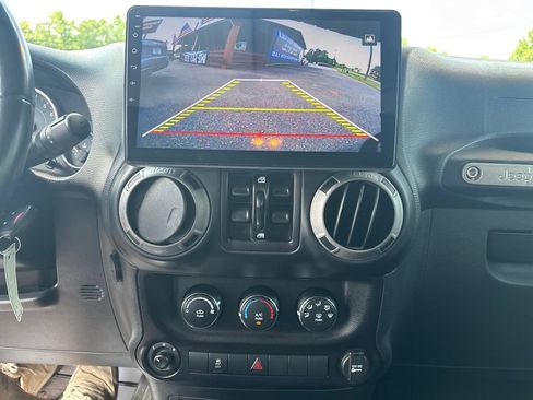 Used 2016 Jeep Wrangler Unlimited Sport w/ Power Convenience Group AWD/4WD image 14