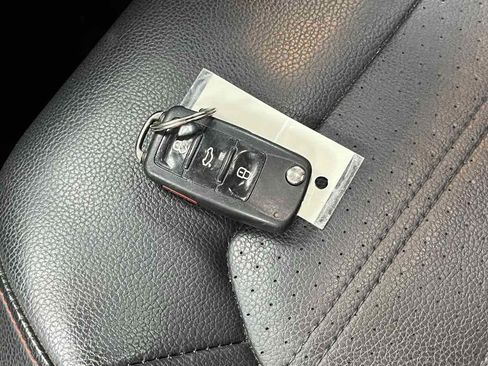 Used 2013 Volkswagen Jetta GLI Autobahn FWD image 39