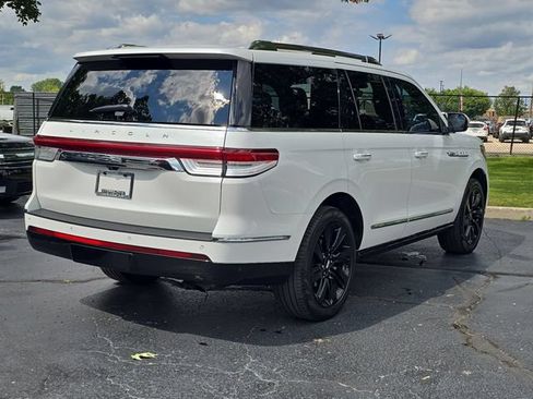 Used 2024 Lincoln Navigator Reserve AWD/4WD image 4