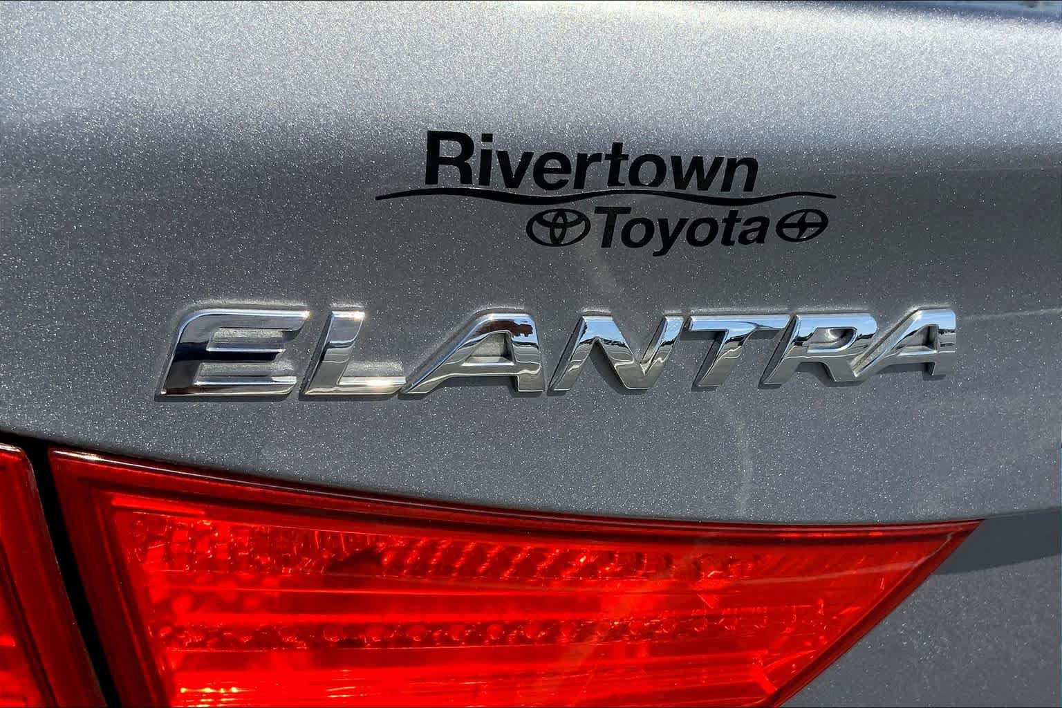 Used 2011 Hyundai Elantra GLS w/ Preferred Equipment Pkg 3 FWD image 30