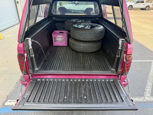 Used 1993 Ford F150 XL image 5