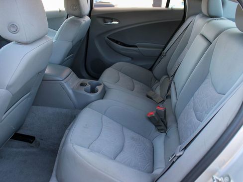 Used 2016 Chevrolet Volt LT w/ Comfort Package FWD image 16