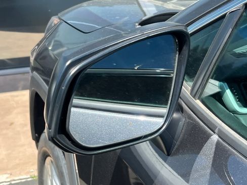 Used 2021 Toyota RAV4 LE AWD/4WD image 8
