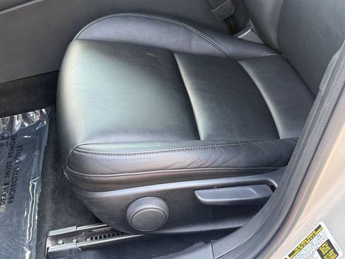 Used 2024 MAZDA MAZDA3 s FWD image 24