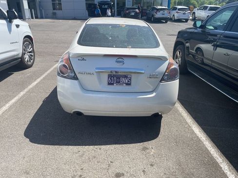 Used 2011 Nissan Altima 2.5 S w/ Special Edition Pkg image 4