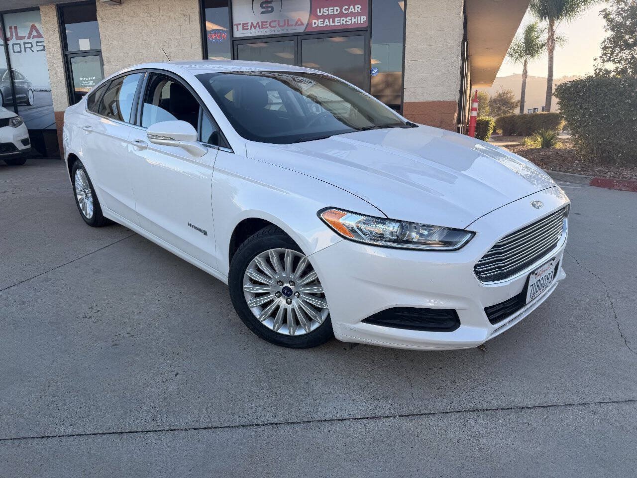 Used 2016 Ford Fusion SE FWD image 5