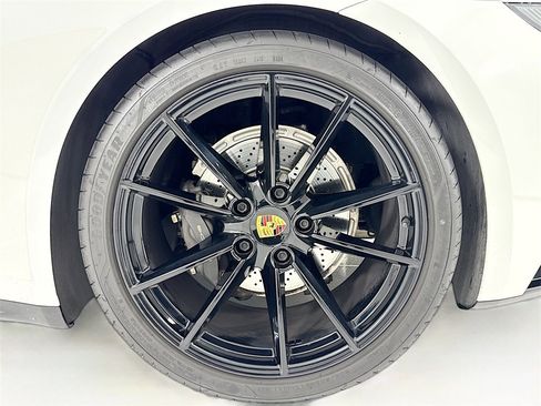 Used 2022 Porsche 911 Carrera image 32