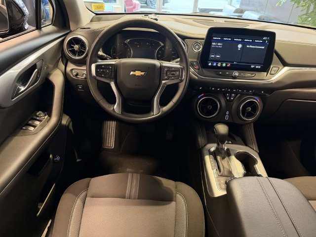 Used 2025 Chevrolet Blazer LT w/ Convenience Package AWD/4WD image 16