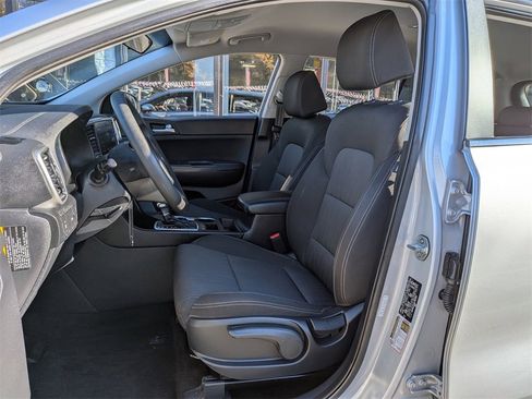 Used 2020 Kia Sportage LX image 20