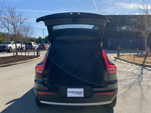 Used 2025 Volvo XC40 B5 Core image 49