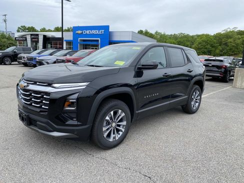 New 2026 Chevrolet Equinox LT w/ Convenience Package II AWD/4WD image 1