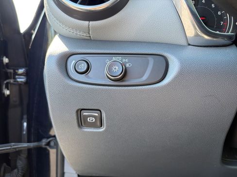 Used 2021 Chevrolet Blazer LT FWD image 4