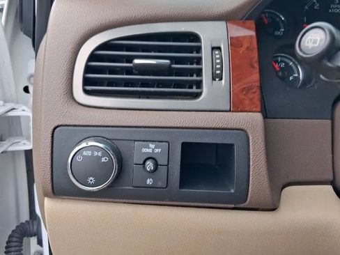 Used 2010 GMC Yukon XL SLE w/ SLE-2 Equipment Package RWD image 16