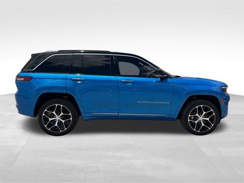 Used 2023 Jeep Grand Cherokee Summit AWD/4WD image 5