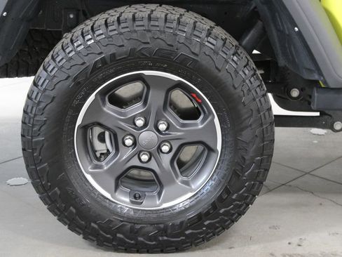 Used 2023 Jeep Gladiator Rubicon AWD/4WD image 14