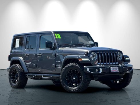 Used 2018 Jeep Wrangler Unlimited Sahara AWD/4WD image 2