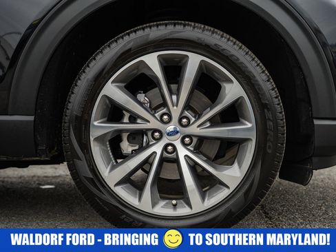 Certified 2025 Ford Explorer Platinum w/ Ultimate Package image 21