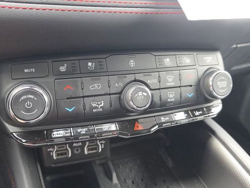 Used 2025 Dodge Durango GT image 19