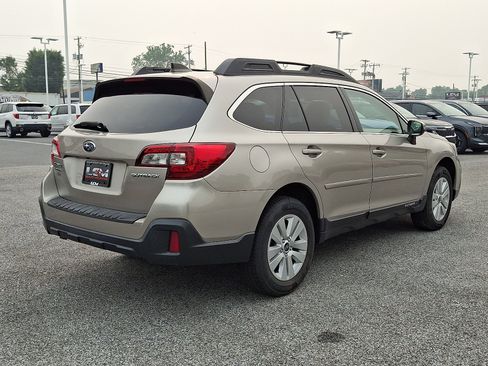 Used 2019 Subaru Outback 2.5i Premium AWD/4WD image 5