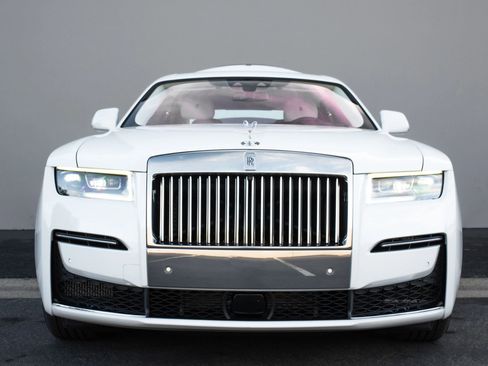Used 2024 Rolls-Royce Ghost image 4