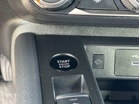 Used 2025 Nissan Kicks SV FWD image 16
