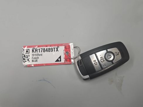 Used 2019 Ford Fusion SE image 21