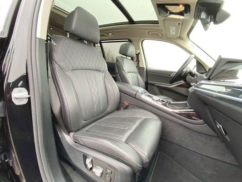 Used 2025 BMW X7 xDrive40i image 29