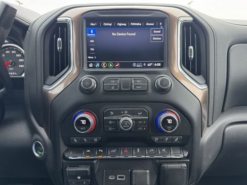 Used 2022 Chevrolet Silverado 1500 High Country w/ Technology Package image 13