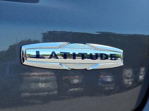 Used 2022 Jeep Compass Latitude AWD/4WD image 31