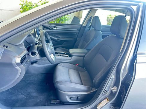 Used 2024 Nissan Altima 2.5 SV image 36