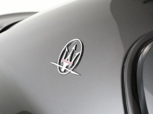 Used 2017 Maserati GranTurismo Sport RWD image 15