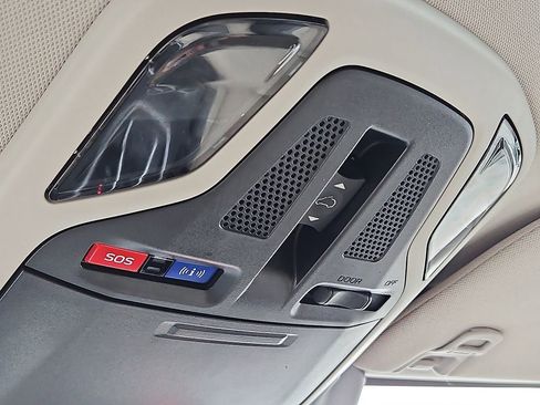 Certified 2025 Subaru Outback Limited image 29