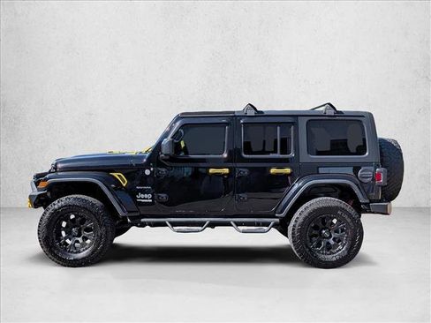 Used 2019 Jeep Wrangler Unlimited Sahara AWD/4WD image 9