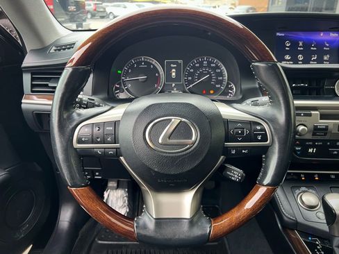 Used 2017 Lexus ES 350 w/ Luxury Package image 40